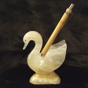 Marble swan pen holder